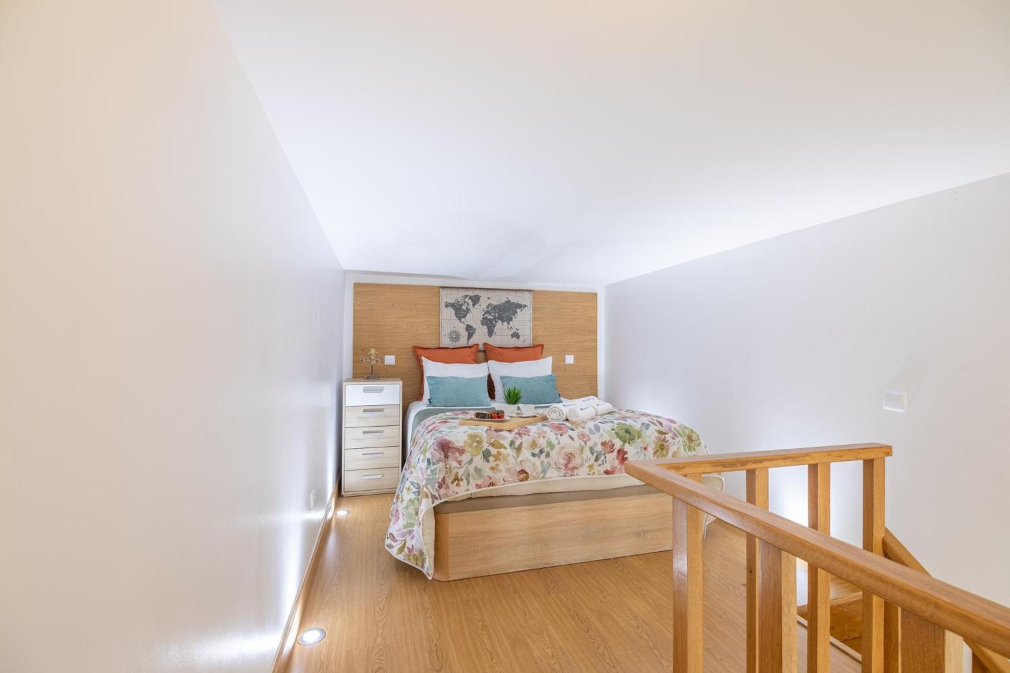 Deluxe Spacious Flats W Mezzanine By Host Wise * Porto