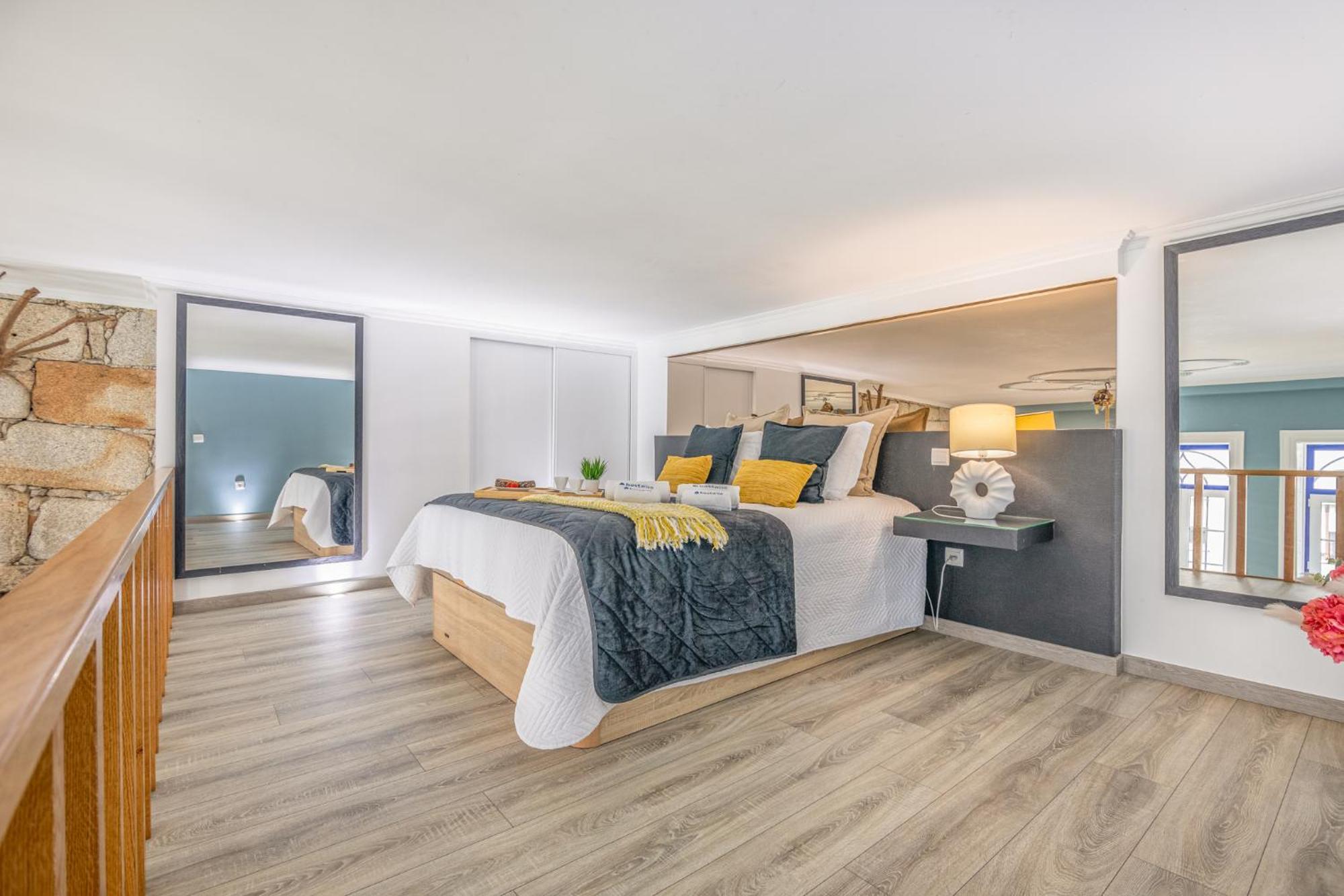Apartamento Deluxe Spacious Flats W Mezzanine By Host Wise Porto