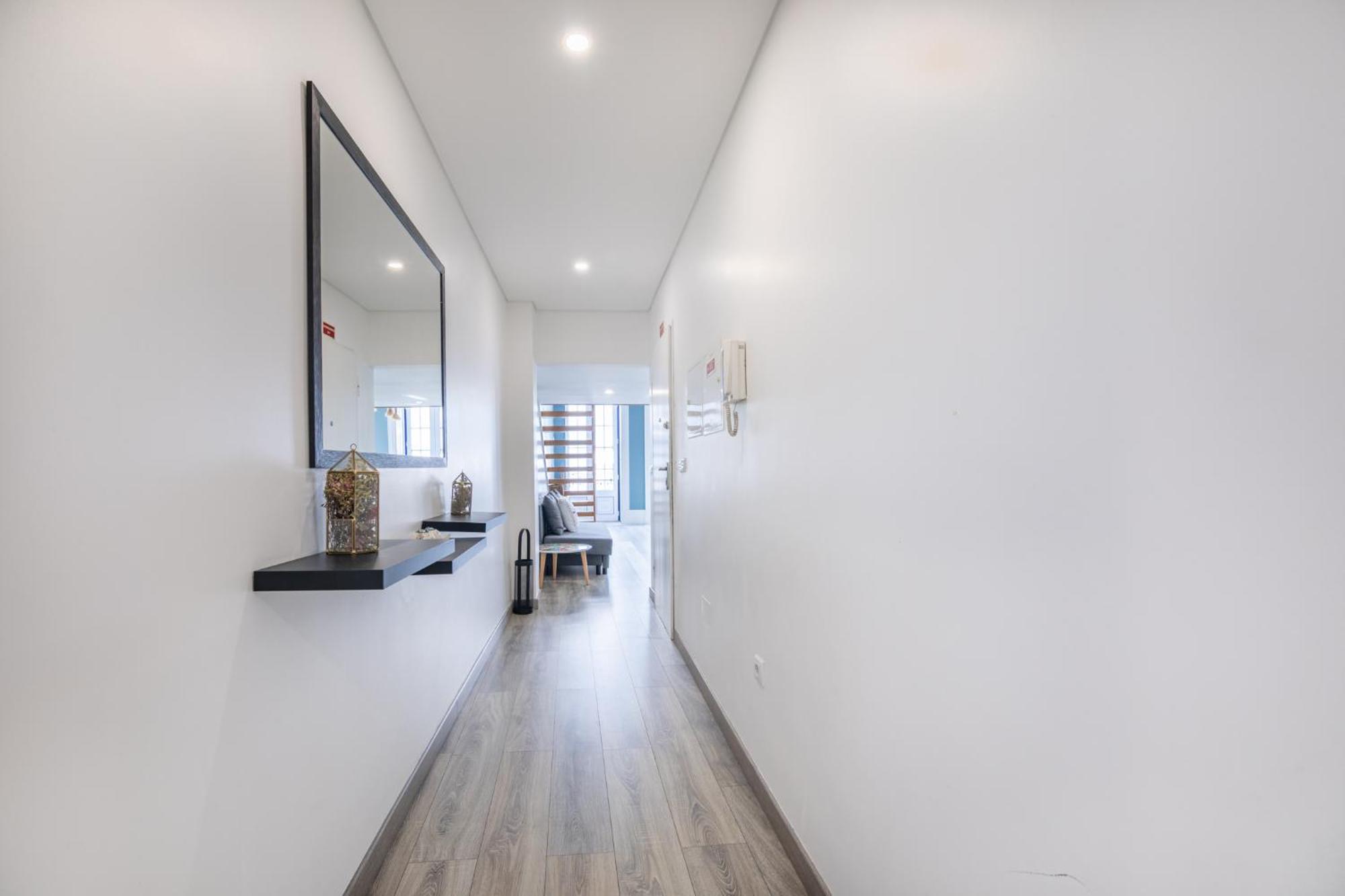 Apartamento Deluxe Spacious Flats W Mezzanine By Host Wise Porto